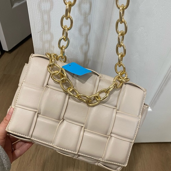 Bags | Elegant Padded Woven Cream Chain Shoulder And Crossbody Bag ...